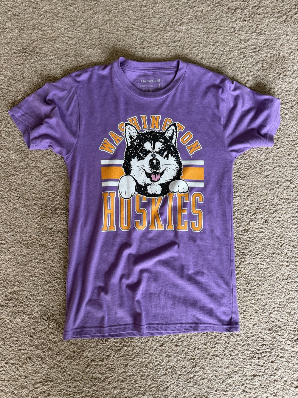 University of Washington Huskies shirt